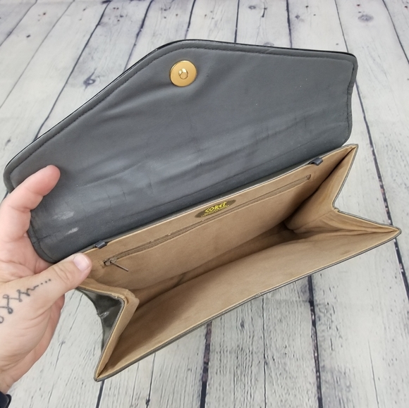 CORET | vintage flap close clutch purse - Picture 8 of 10